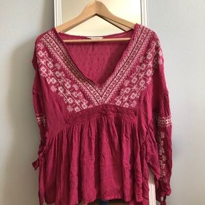 AMERICAN EAGLE Pink embroidered flowy blouse